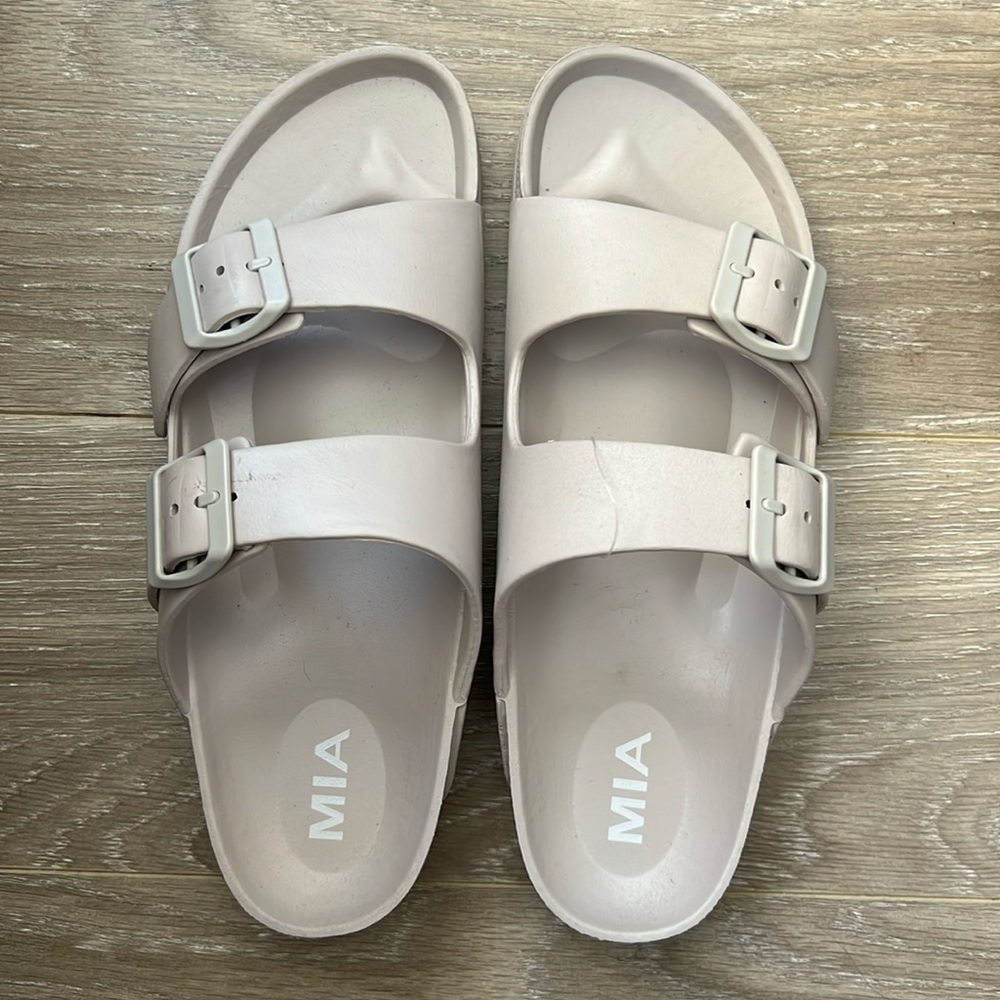MIA Buckle Sandals Size 8 Never Worn